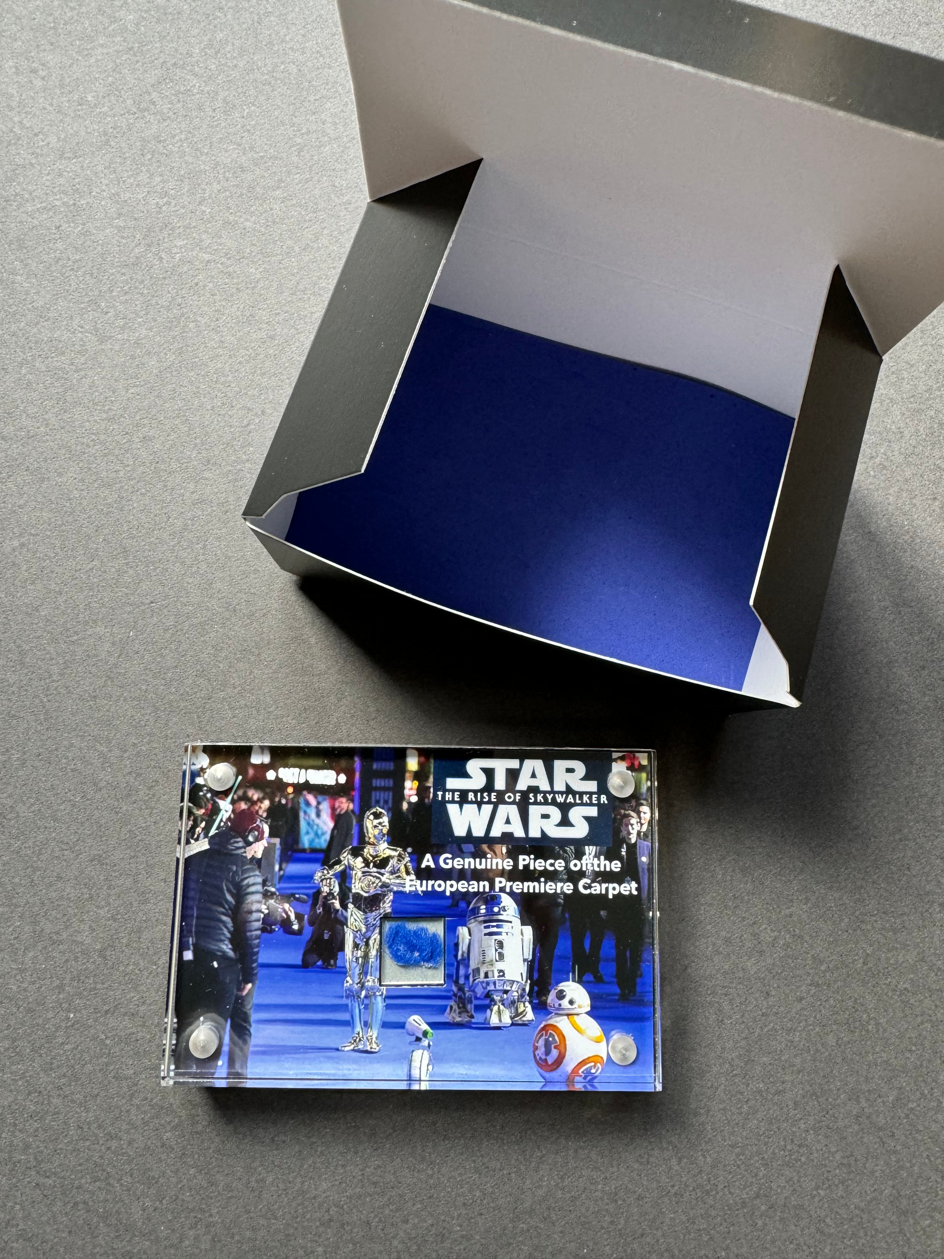 Star Wars: The Rise of Skywalker (2019) - A Miniature Premiere Carpet Display