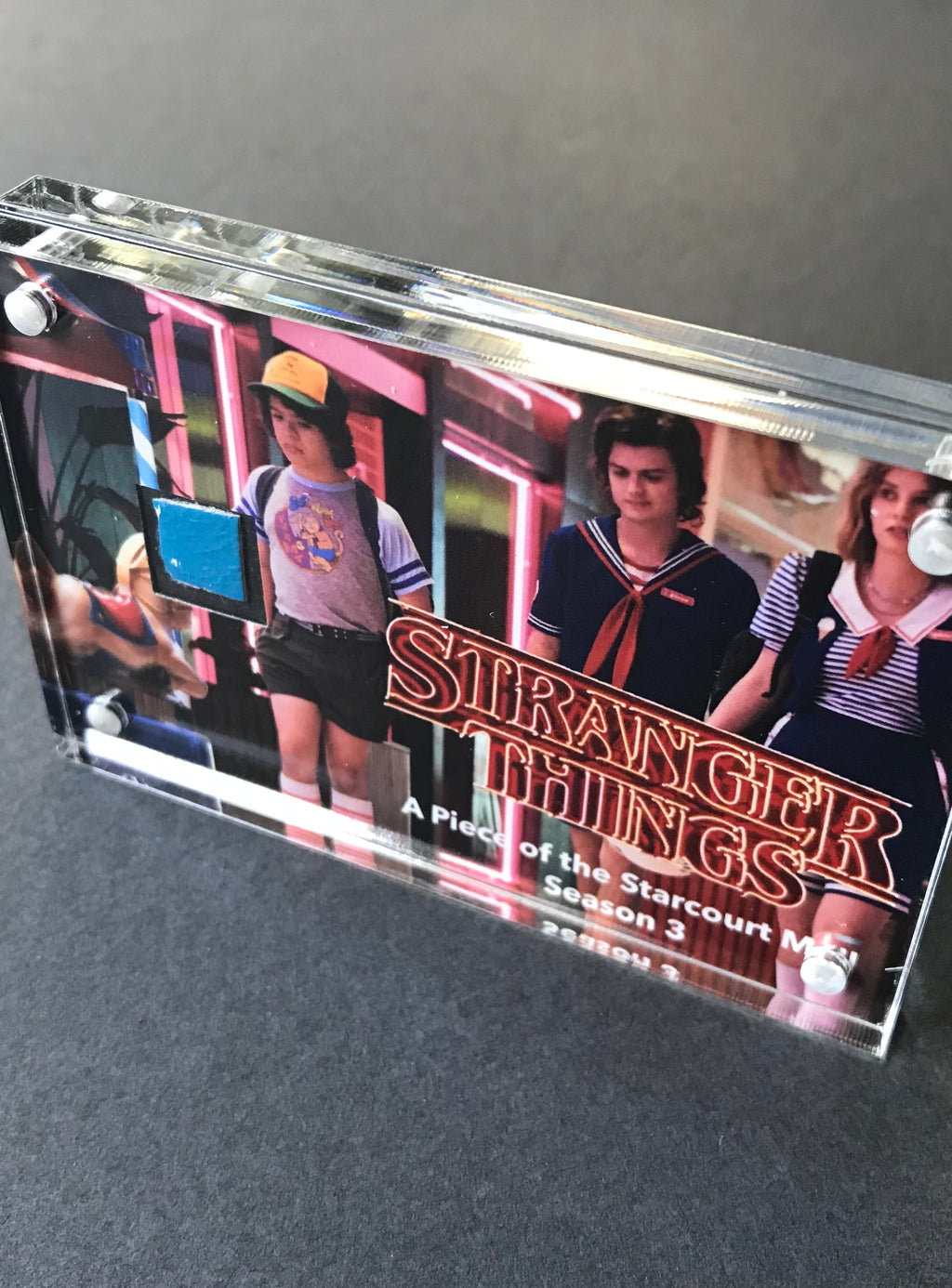 Stranger Things (TV) - A Piece of the Starcourt Mall Miniature Display