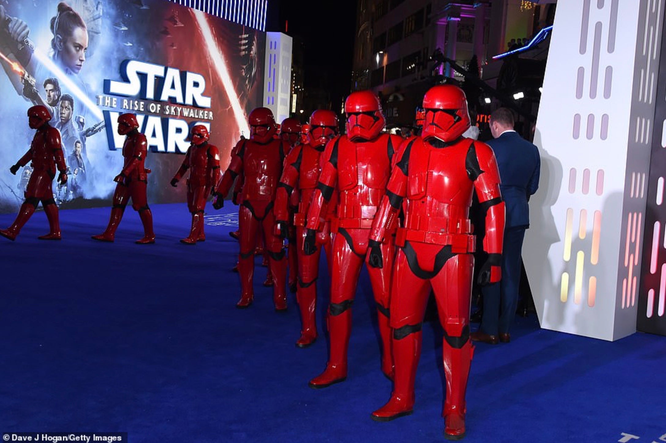 Star Wars Episode IX: The Rise of Skywalker (2019) - A Piece of the European Premiere Carpet