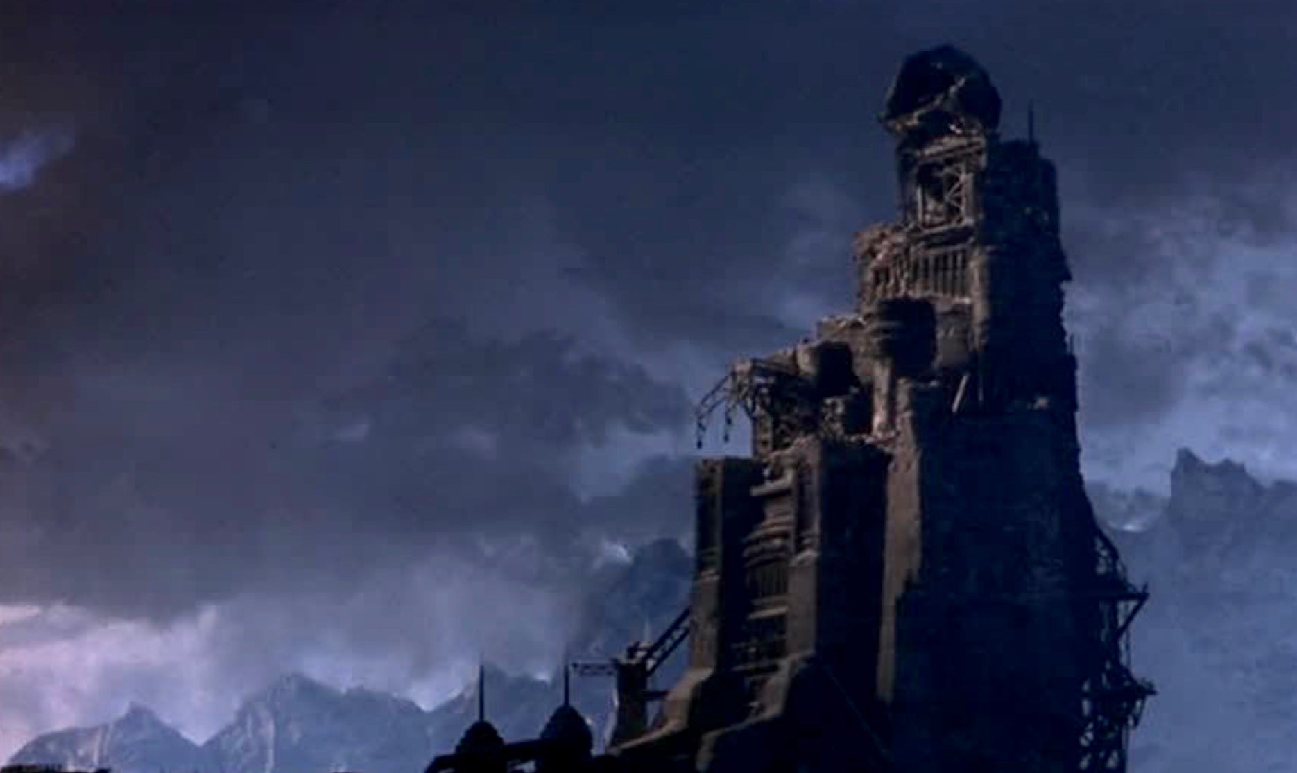 Bram Stoker’s Dracula (1992) - A Miniature Castle Support Pillar